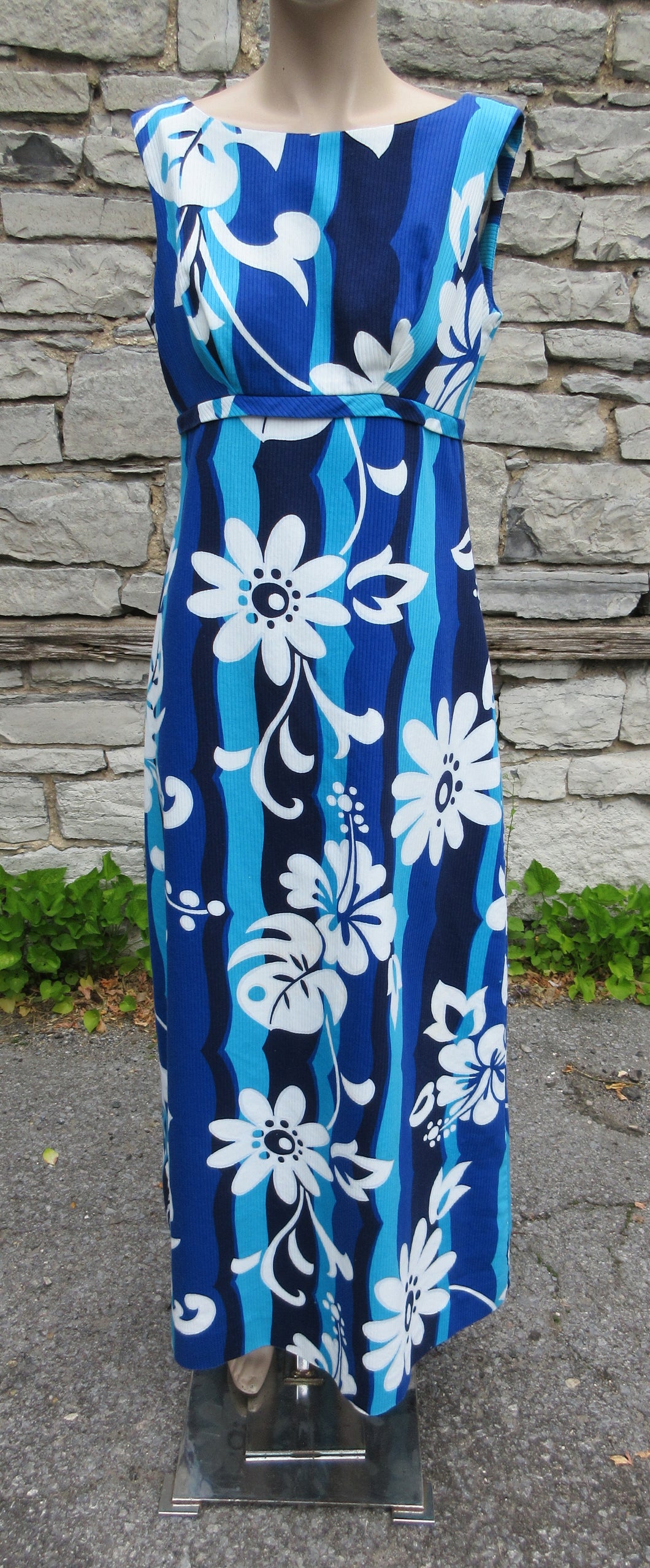 Blue and White Sleeveless Hawaiian Print Dress